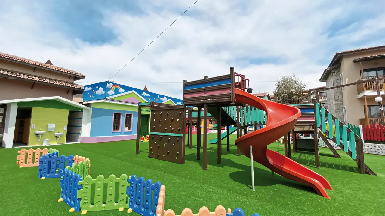 Plac zabaw dla dzieci w Gypsophila Holiday Village