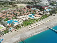Widok z lotu ptaka na kompleks Gypsophila Holiday Village