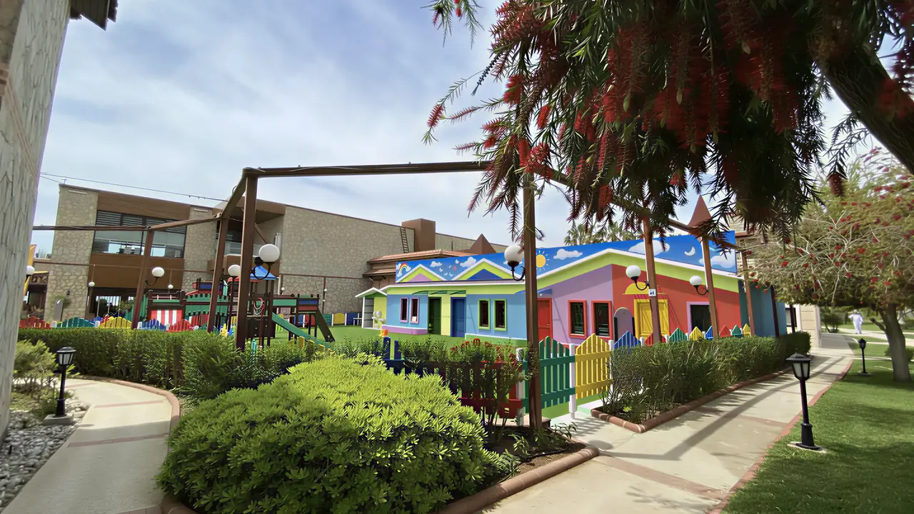 Kolorowy klub dla dzieci w Gypsophila Holiday Village