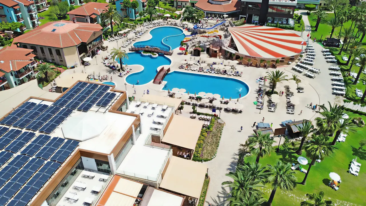 Widok z lotu ptaka na kompleks Gypsophila Holiday Village
