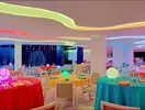 Sala z kolorowym oświetleniem i sceną H10 Conquistador