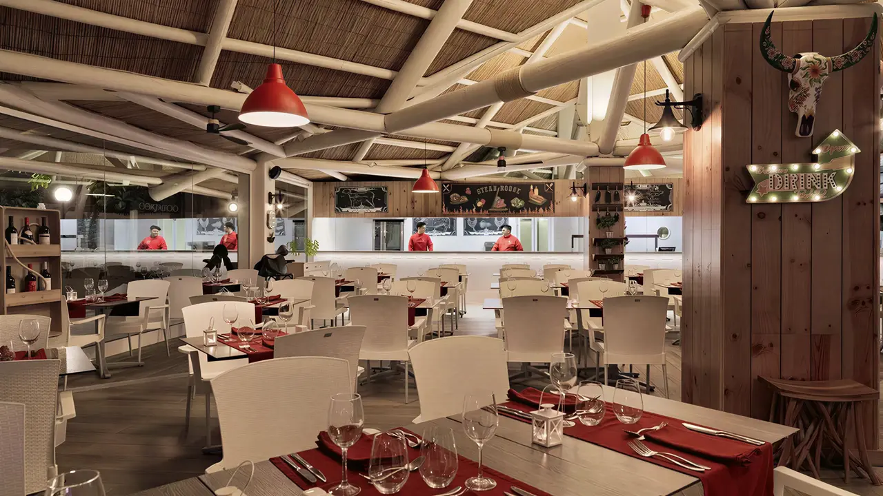Restauracja w H10 Conquistador z nakrytymi stołami