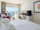 Pokój z widokiem na taras w H10 Estepona Palace