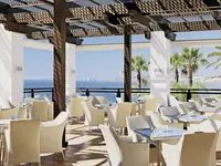 Restauracja w H10 Estepona Palace z widokiem na morze