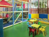 Strefa zabaw dla dzieci w H10 Las Palmeras