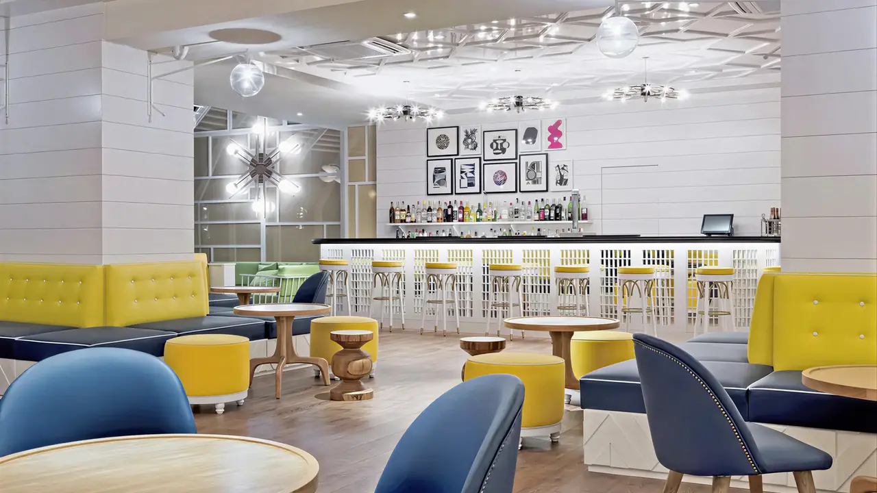 Hotelowy bar w H10 Las Palmeras
