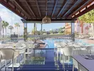 Restauracja w H10 Tindaya z widokiem na basen