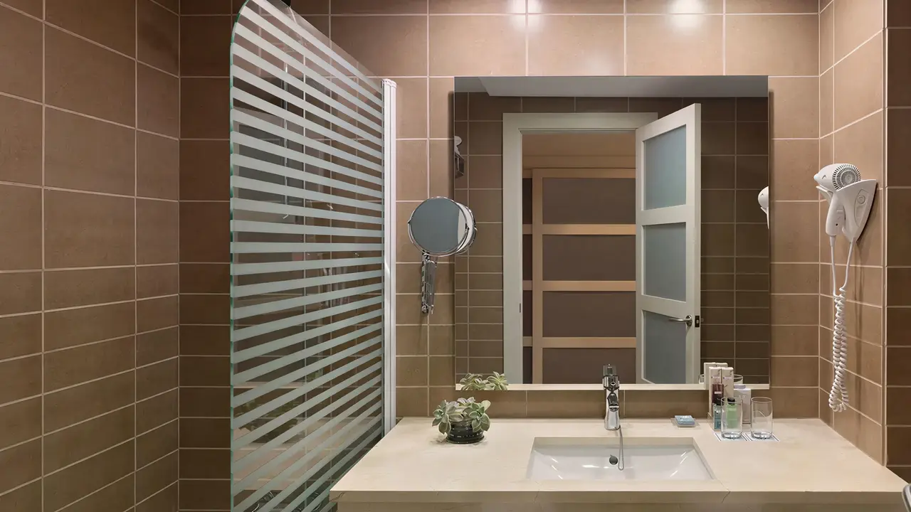 Łazienka w hotelu H10 Tindaya z umywalką
