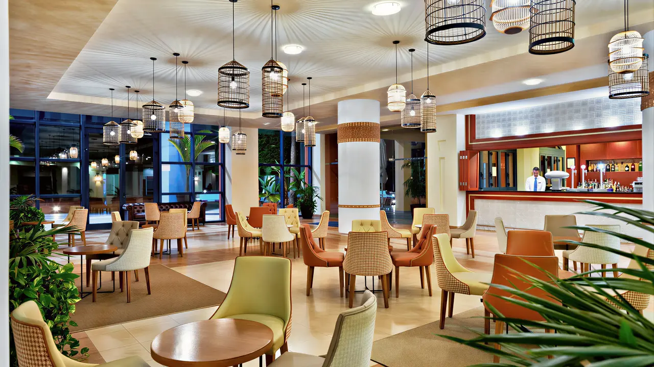 Wnętrze eleganckiego lobby w H10 Tindaya