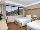 Pokój z łóżkami w hotelu Hilton Copacabana