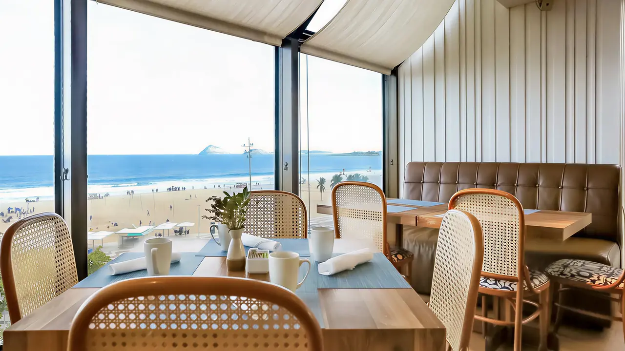 Restauracja w Hilton Copacabana z widokiem na plażę