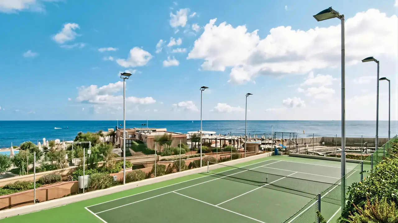 Korty tenisowe w hotelu Hilton Malta
