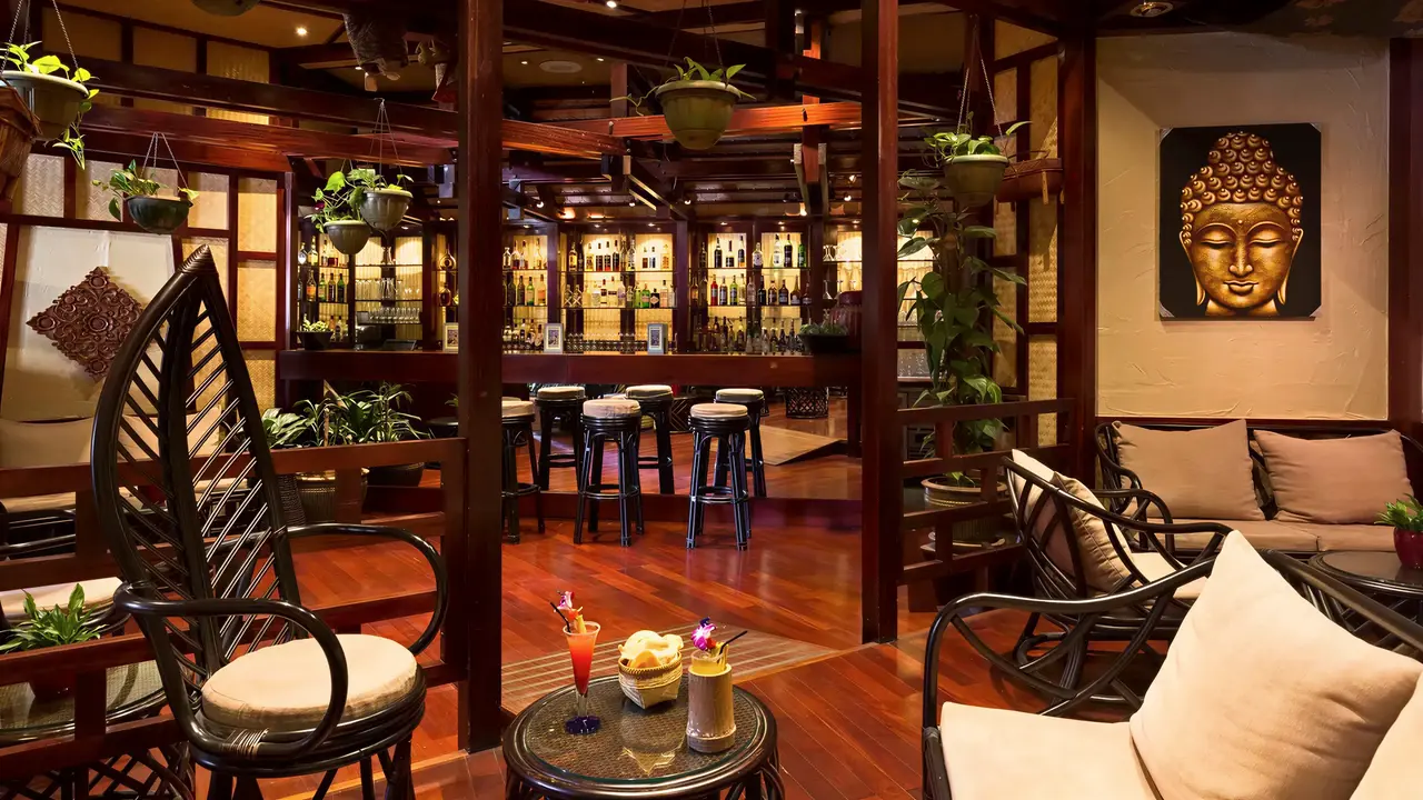 Bar z drinkami w hotelu Hilton Malta