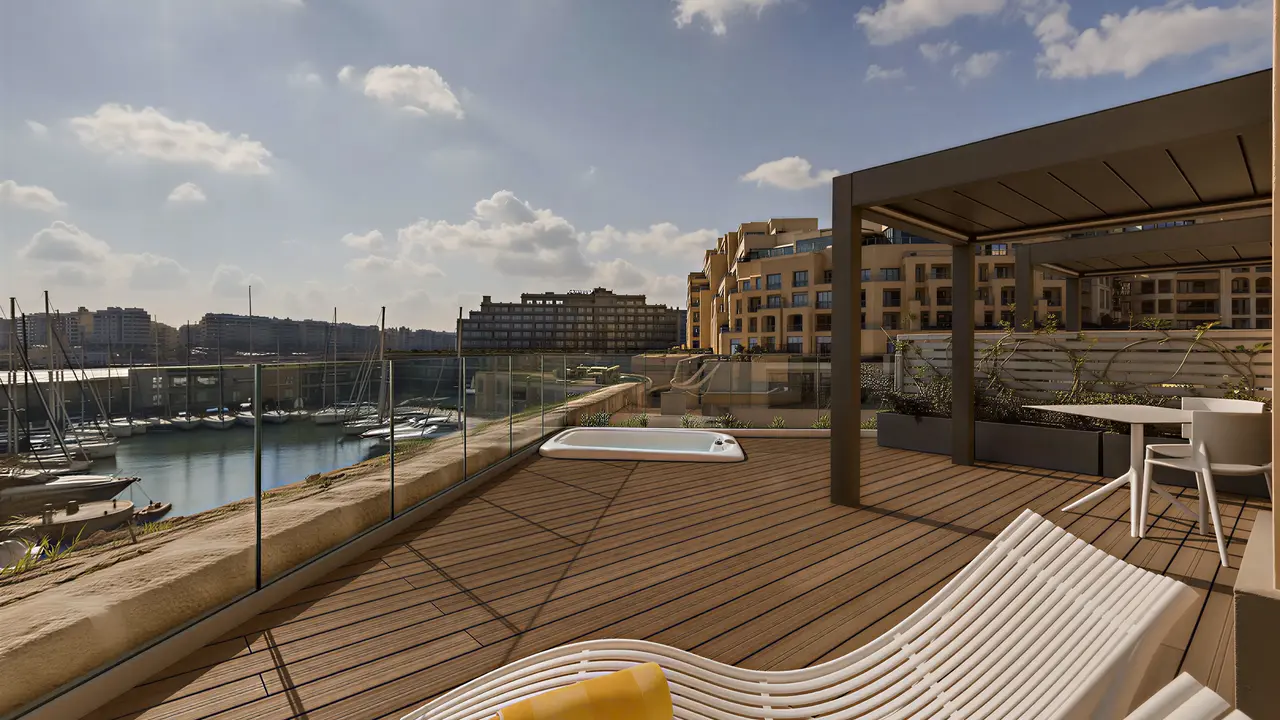 Prywatny taras z jacuzzi w Hilton Malta
