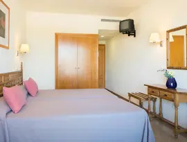 Pokój z łóżkiem w hotelu HTop Molinos Park