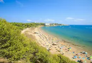 Widok na plażę i kompleks HTop Molinos Park