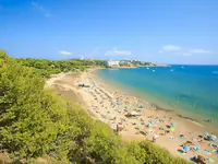 Widok na plażę i kompleks HTop Molinos Park