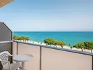 Balkon z widokiem na morze w HTop Pineda Palace