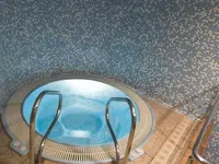 Jacuzzi w strefie spa HTop Pineda Palace