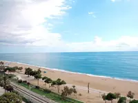 Piaszczysta plaża i morze przy HTop Pineda Palace