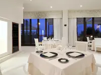 Elegancka restauracja w hotelu Iberostar Grand Salome
