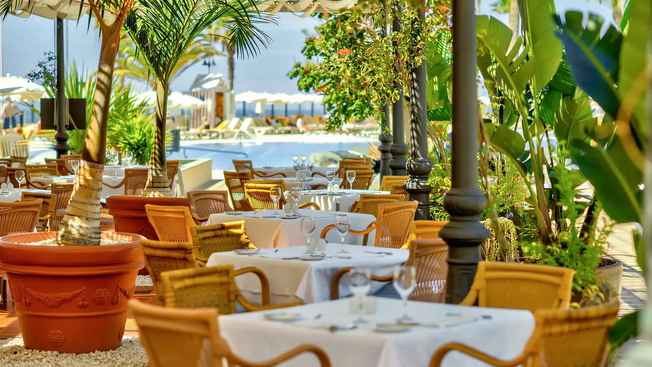 Stolik w restauracji w Iberostar Grand Salome