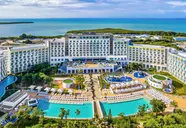 Widok na kompleks Iberostar Origin Bella Vista z basenami