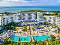 Widok na kompleks Iberostar Origin Bella Vista z basenami
