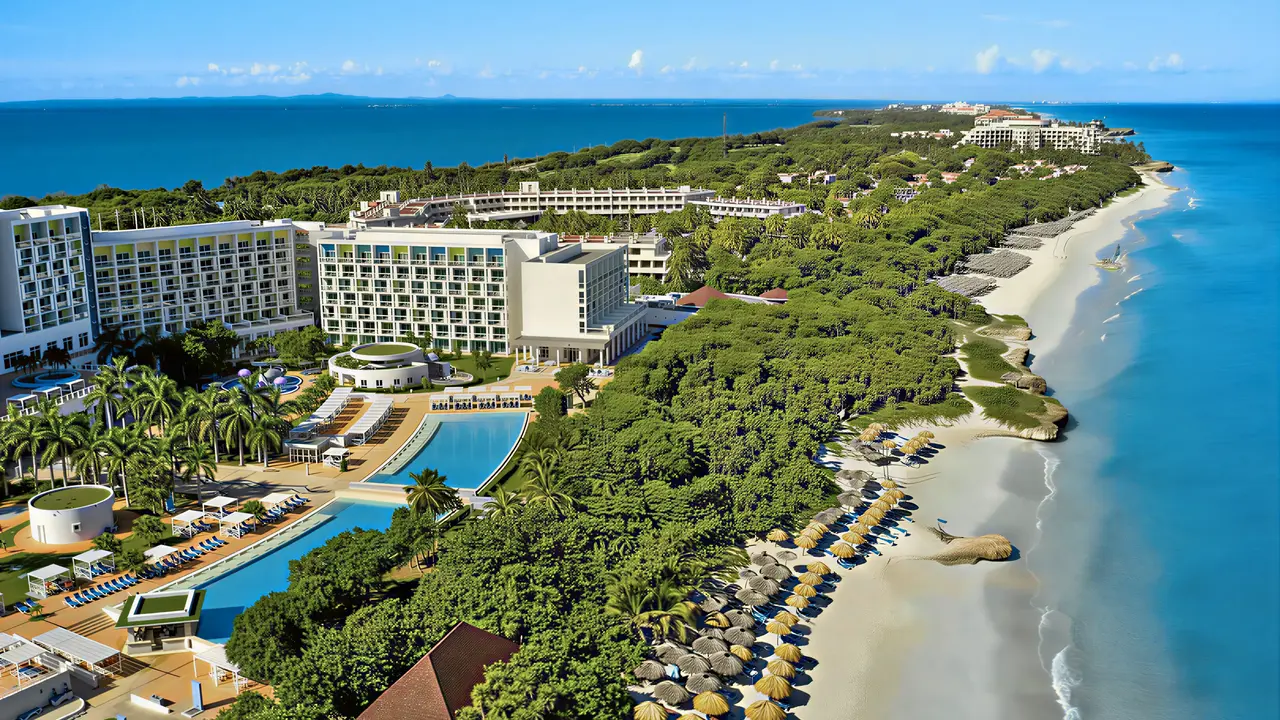 Widok z lotu ptaka na Iberostar Origin Bella Vista i plażę