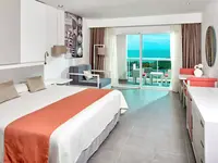 Nowoczesny pokój z widokiem w Iberostar Origin Bella Vista