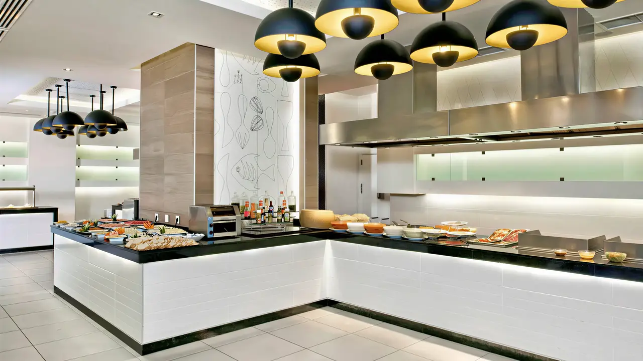Bufet z jedzeniem w hotelu Iberostar Origin Bella Vista