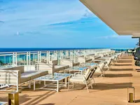 Taras wypoczynkowy z widokiem na morze Iberostar Origin Bella Vista