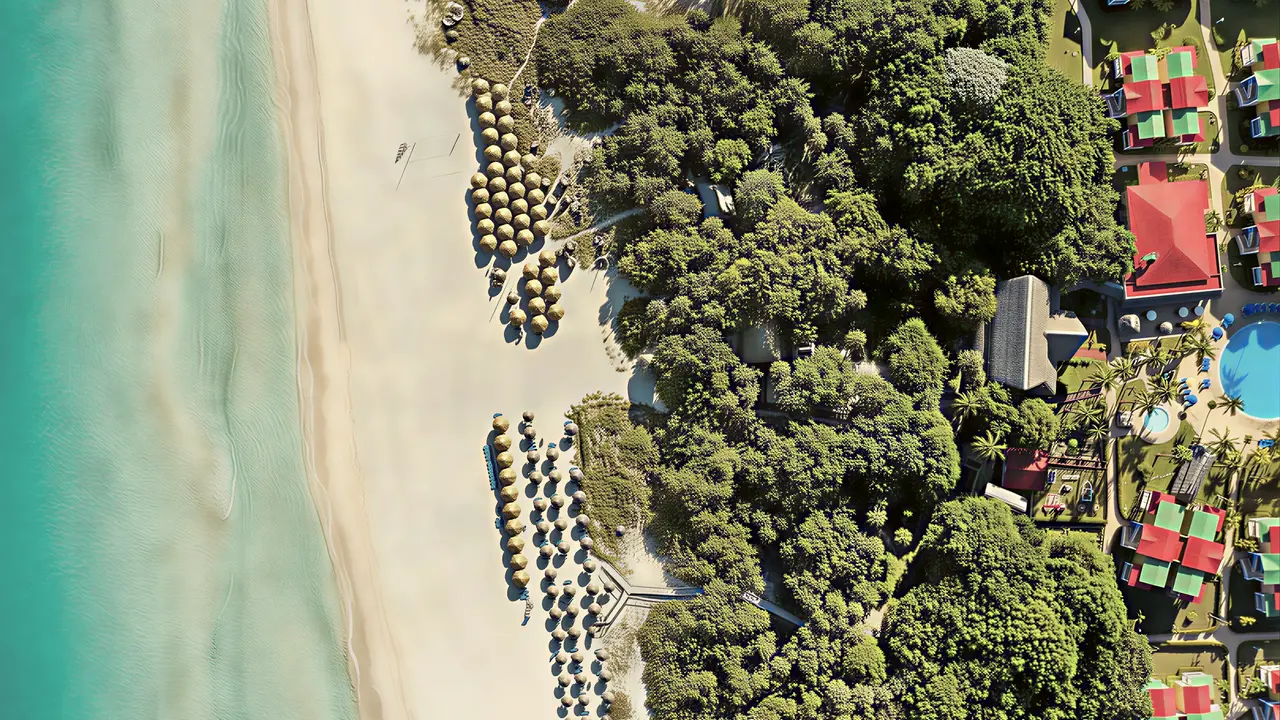 Widok z góry na kompleks Iberostar Origin Tainos i plażę