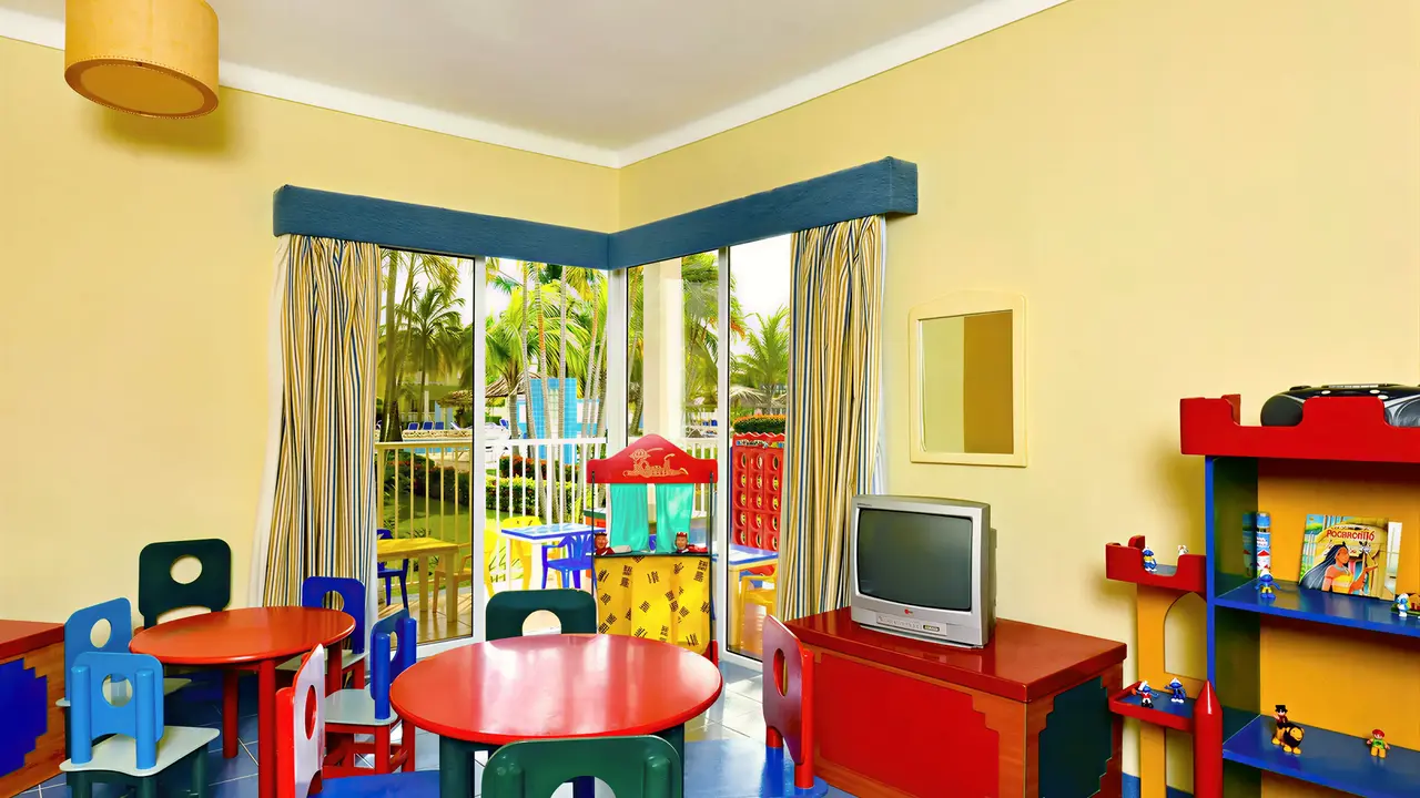 Kolorowy pokój dla dzieci w Iberostar Origin Tainos