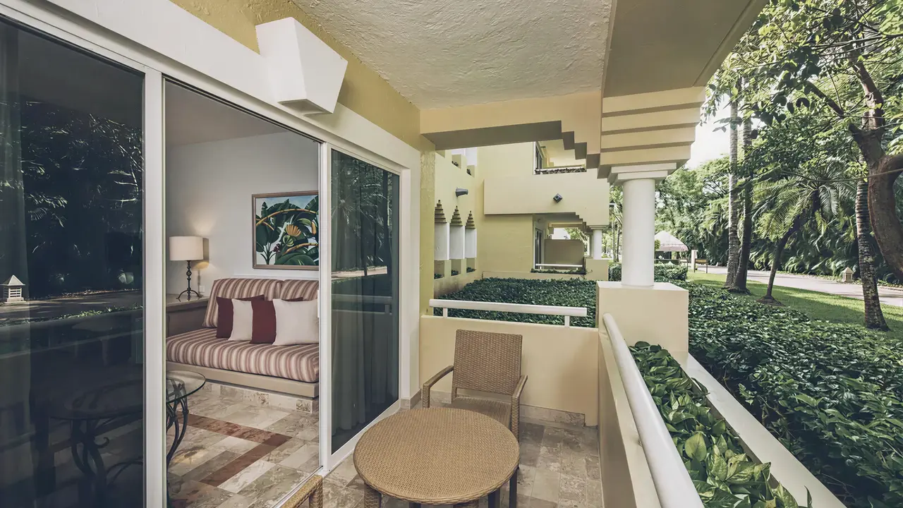 Balkon i wnętrze pokoju w Iberostar Paraiso Del Mar