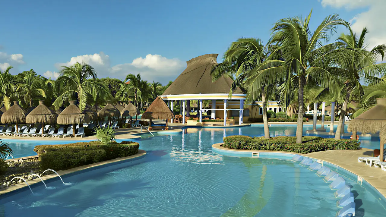 Basen w hotelu Iberostar Paraiso Del Mar z palmami