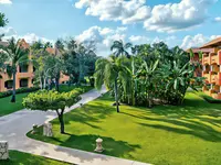 Widok na budynki i teren Iberostar Paraiso Del Mar