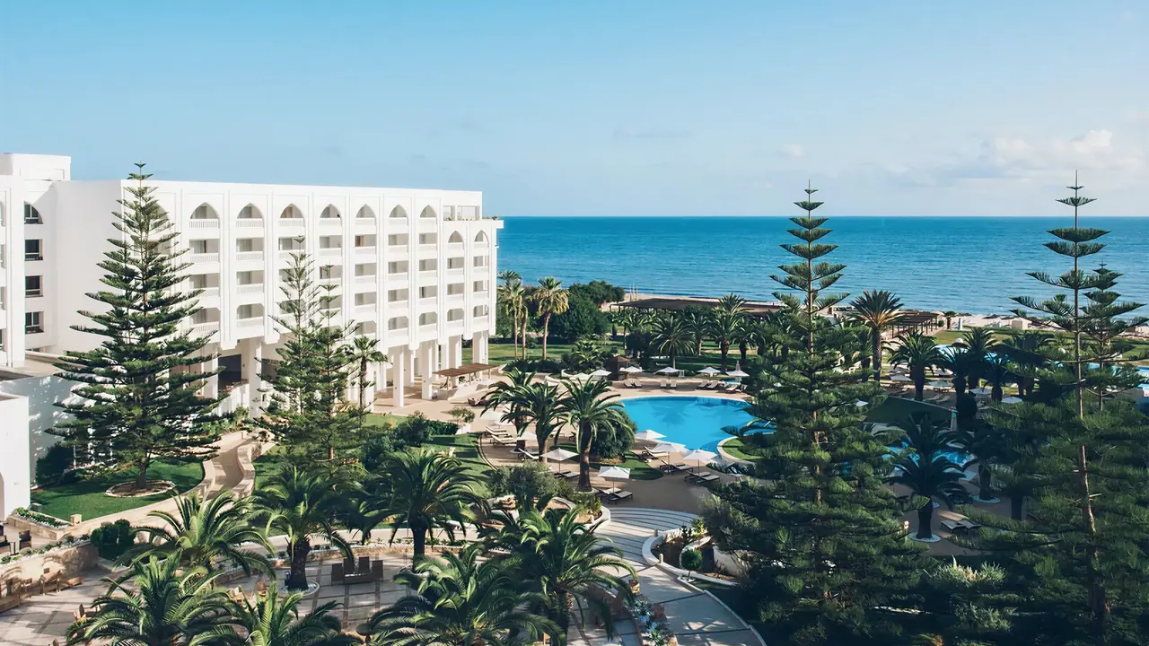 Widok na kompleks Iberostar Selection Kantaoui Bay z basenami