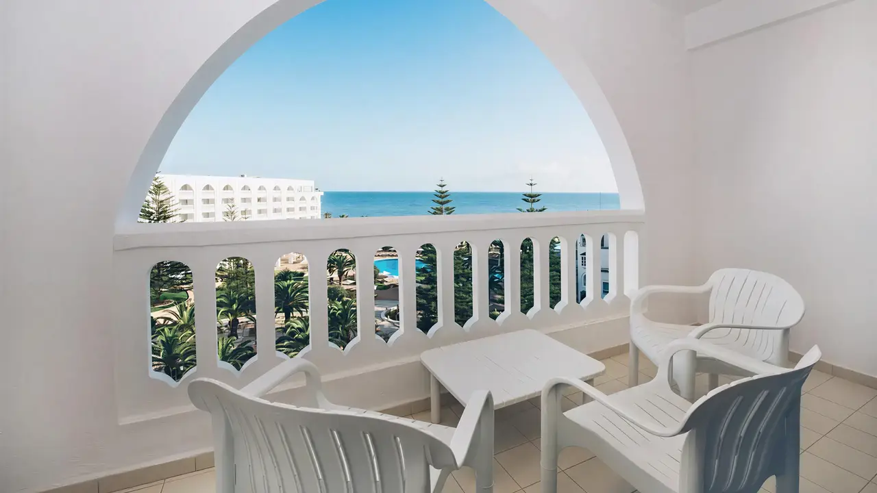 Balkon z widokiem na morze w Iberostar Selection Kantaoui Bay