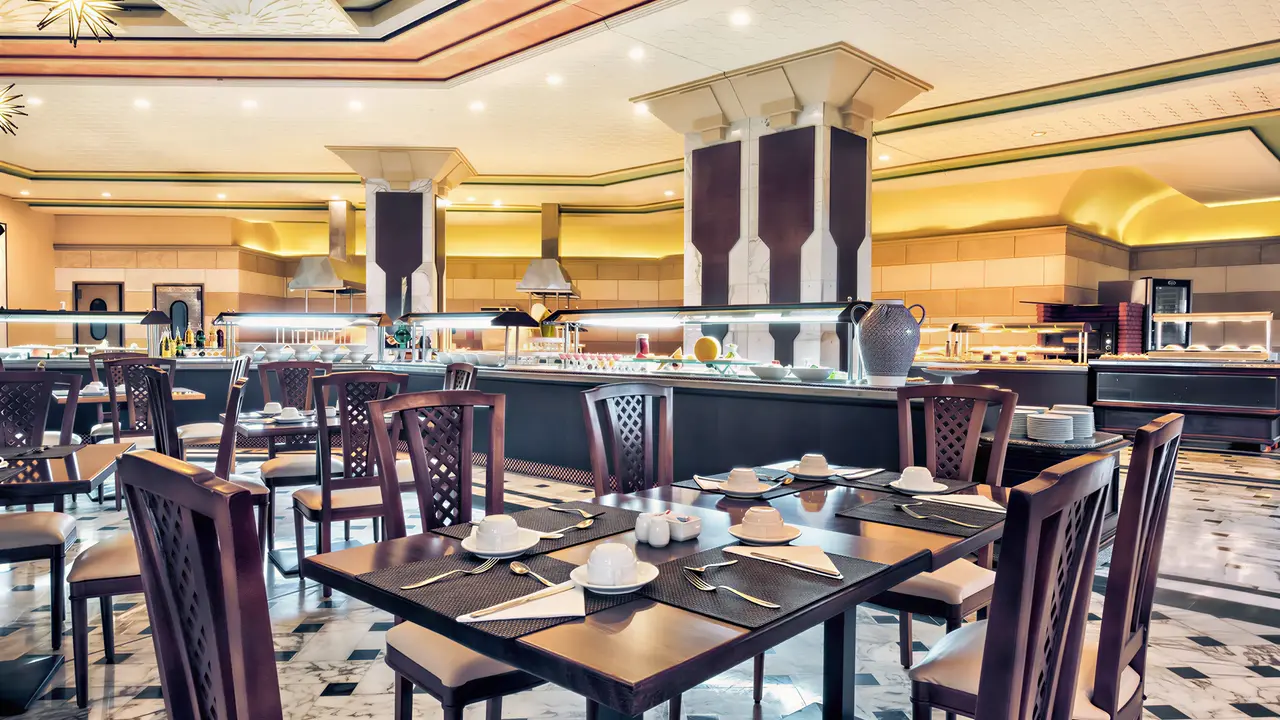 Restauracja z bufetem w Iberostar Selection Kantaoui Bay