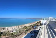 Widok na kompleks Iberostar Waves Bahia de Palma (ex Royal Cupido) i pobliską plażę