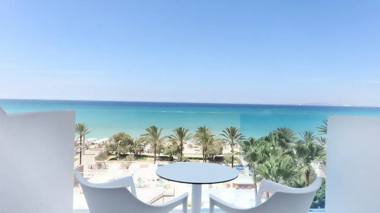 Balkon z widokiem na morze w Iberostar Waves Bahia de Palma (ex Royal Cupido)