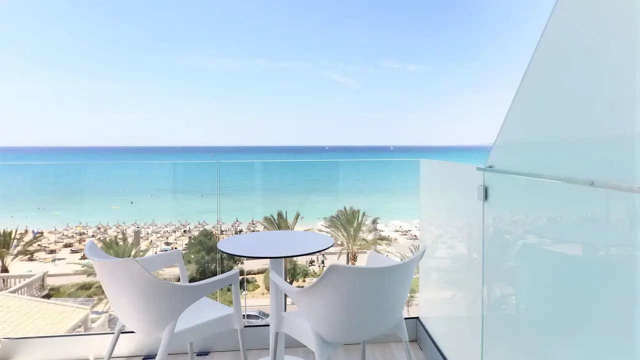 Balkon z widokiem na morze w Iberostar Waves Bahia de Palma (ex Royal Cupido)