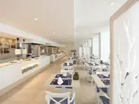 Restauracja z bufetem w Iberostar Waves Bahia de Palma (ex Royal Cupido)