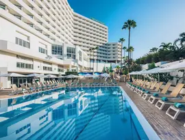 Basen przy hotelu Iberostar Waves Bouganville Playa
