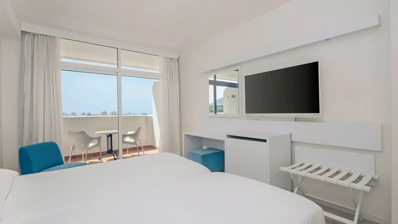 Pokój gościnny w Iberostar Waves Bouganville Playa