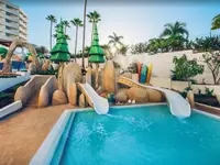 Zjeżdżalnie wodne w Iberostar Waves Bouganville Playa