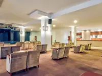 Sala z widoczną sceną w Iberostar Waves Bouganville Playa