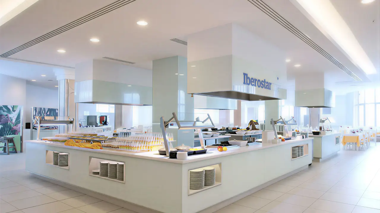 Bufet w restauracji Iberostar Waves Bouganville Playa