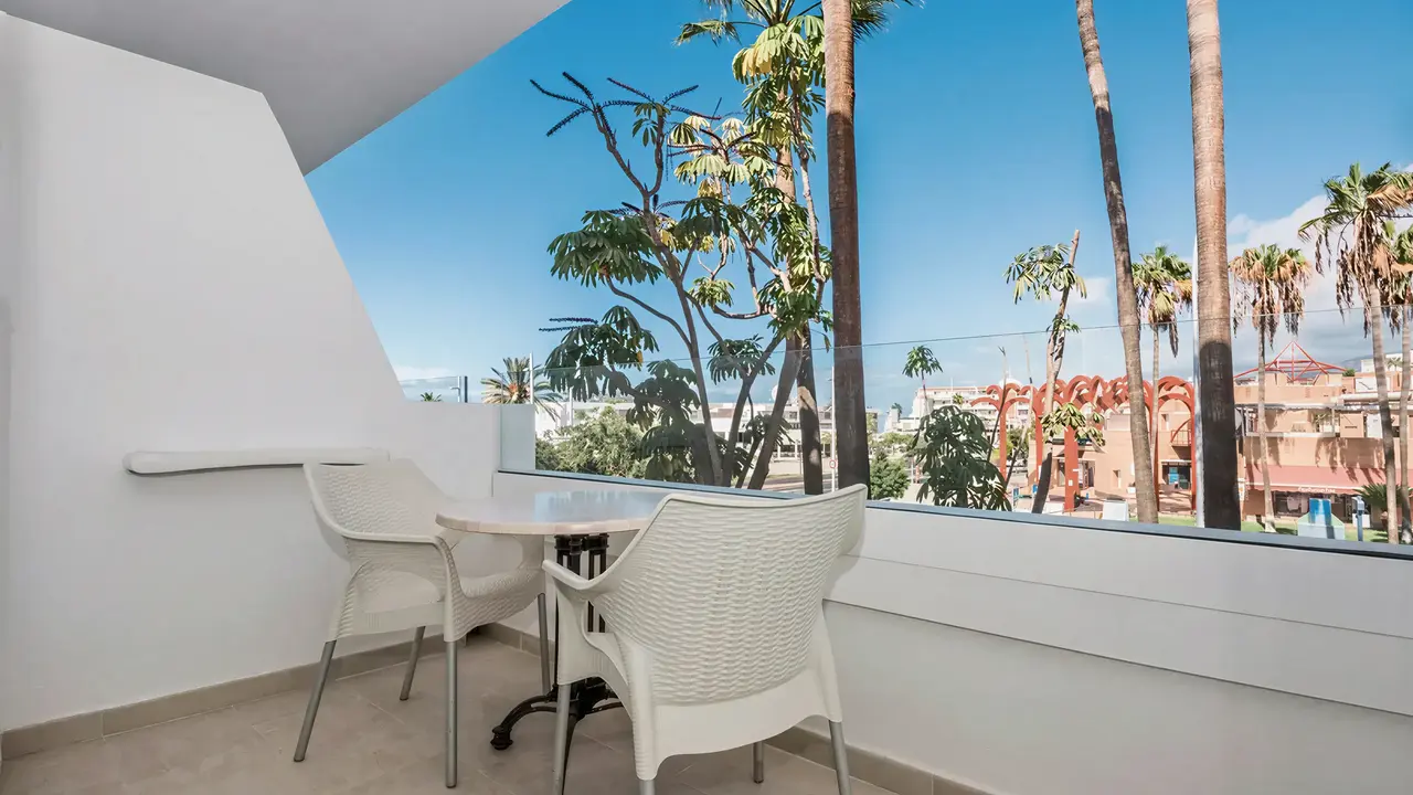 Balkon z widokiem w Iberostar Waves Las Dalias